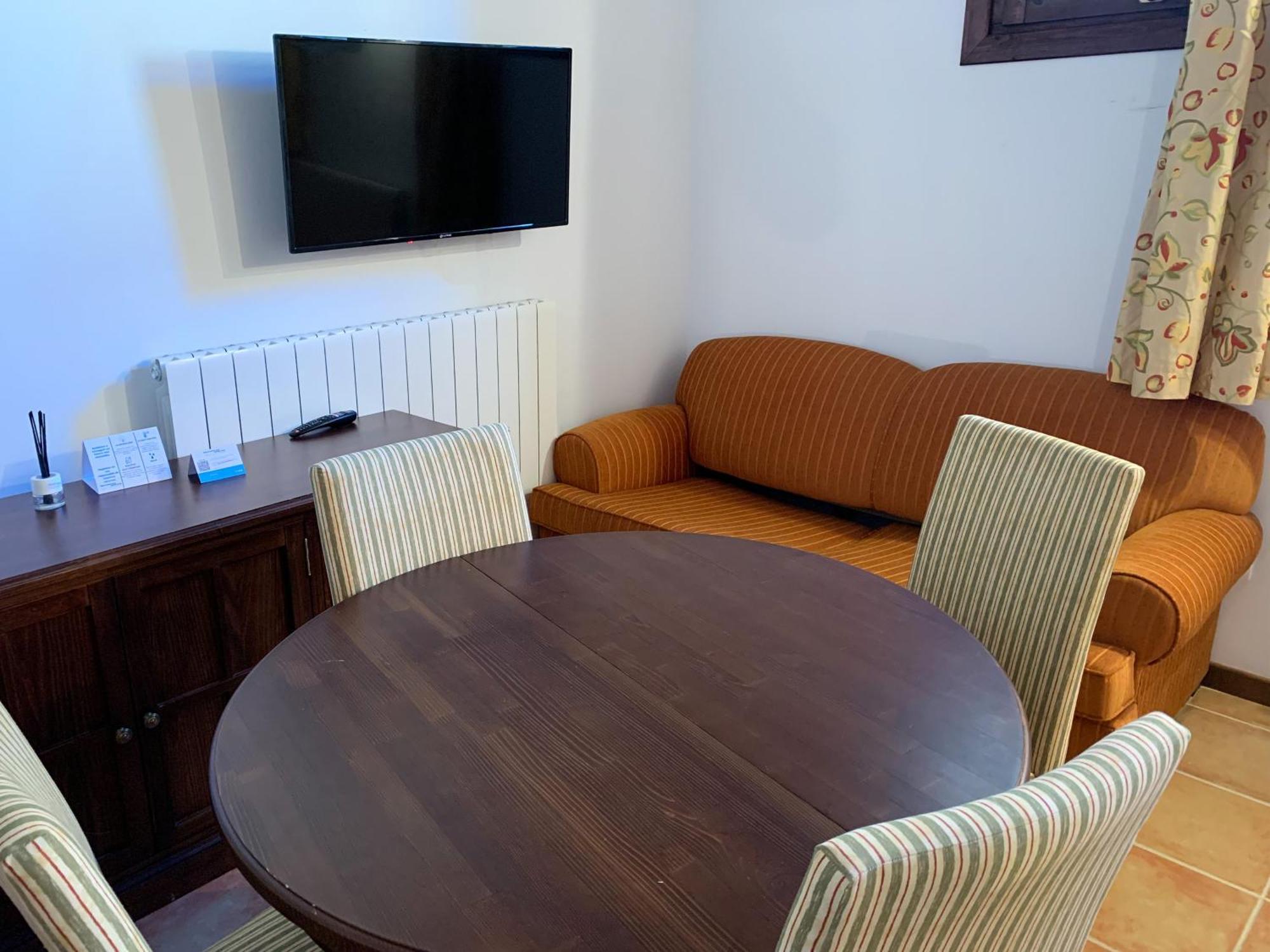 Apartamentos Jaca Badaguas 3000 Екстериор снимка